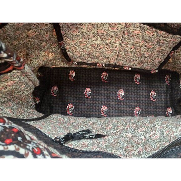 Vera Bradley Quilted Tote Bag and wallet Black Red Paisley Pattern 15" X 10" - Picture 5 of 6
